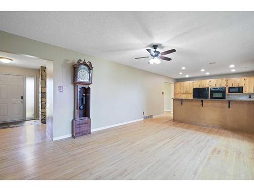 796 Acadia Drive Se, Calgary, AB - Indoor Photo Showing Other Room