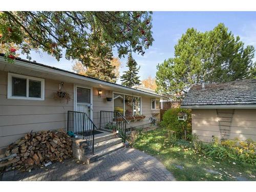 796 Acadia Drive Se, Calgary, AB - Outdoor