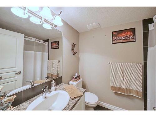 14 Riviera Point, Cochrane, AB - Indoor Photo Showing Bathroom