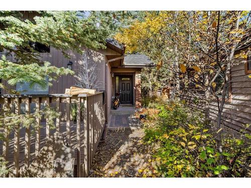 20 Pinewood, Canmore, AB - Outdoor