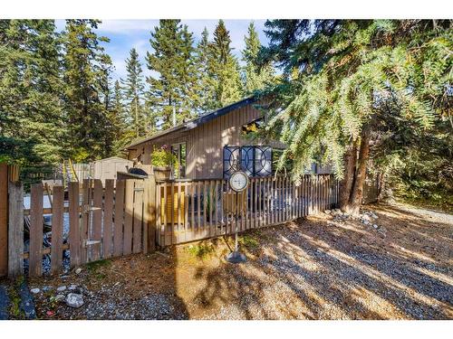 20 Pinewood, Canmore, AB - Outdoor