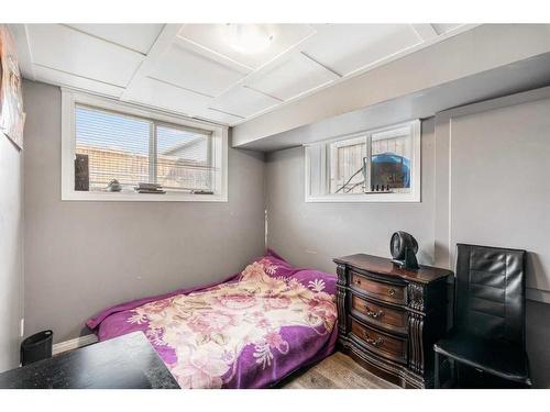 216 Taradale Drive Ne, Calgary, AB - Indoor Photo Showing Bedroom