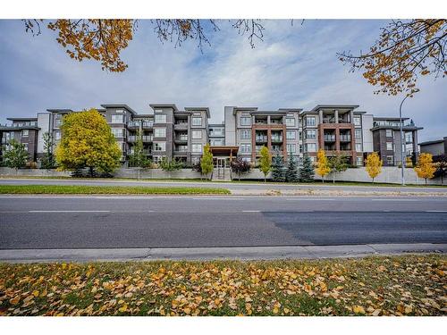 3318-95 Burma Star Road Sw, Calgary, AB - Outdoor With Facade