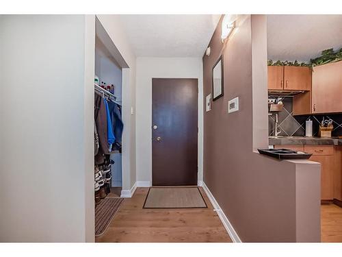 204-328 Cedar Crescent Sw, Calgary, AB - Indoor