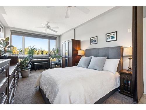 303-35 Inglewood Park Se, Calgary, AB - Indoor Photo Showing Bedroom