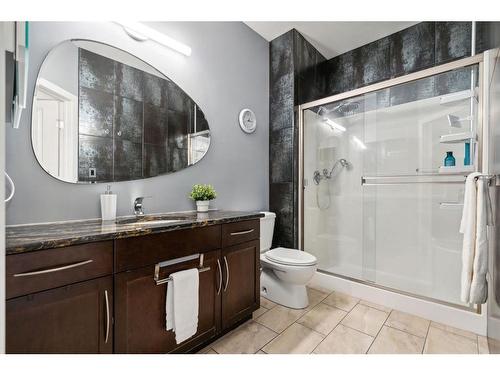 303-35 Inglewood Park Se, Calgary, AB - Indoor Photo Showing Bathroom