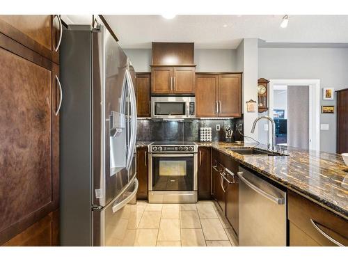 303-35 Inglewood Park Se, Calgary, AB - Indoor Photo Showing Kitchen With Stainless Steel Kitchen With Upgraded Kitchen