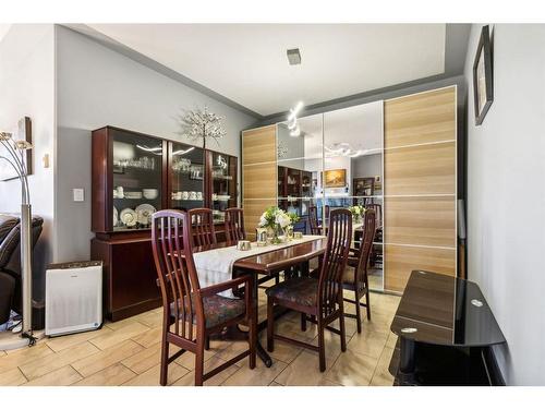 303-35 Inglewood Park Se, Calgary, AB - Indoor Photo Showing Dining Room