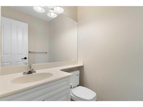 3186 Signal Hill Drive Sw, Calgary, AB - Indoor Photo Showing Bathroom