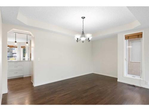 3186 Signal Hill Drive Sw, Calgary, AB - Indoor Photo Showing Other Room