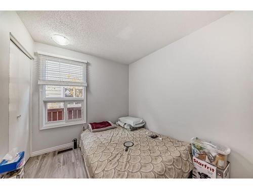 43 Castleridge Way Ne, Calgary, AB - Indoor Photo Showing Bedroom