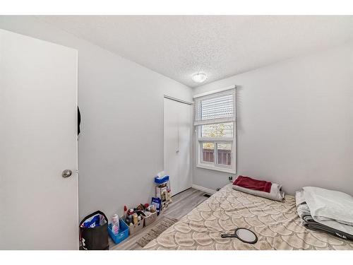 43 Castleridge Way Ne, Calgary, AB - Indoor Photo Showing Bedroom