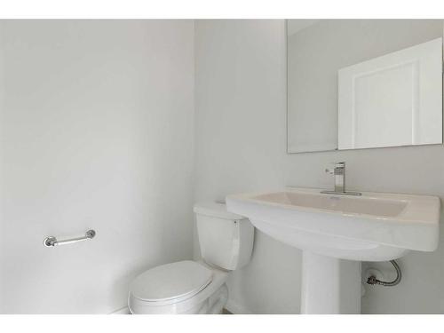 459 Tekarra Drive Nw, Calgary, AB - Indoor Photo Showing Bathroom