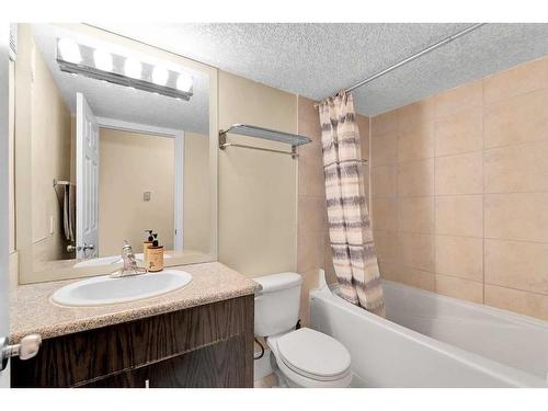 102-525 22 Avenue Sw, Calgary, AB - Indoor Photo Showing Bathroom