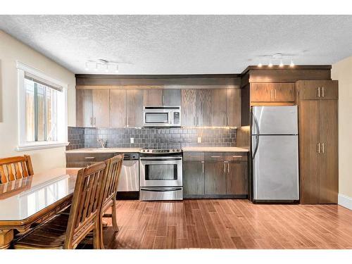 102-525 22 Avenue Sw, Calgary, AB - Indoor Photo Showing Kitchen