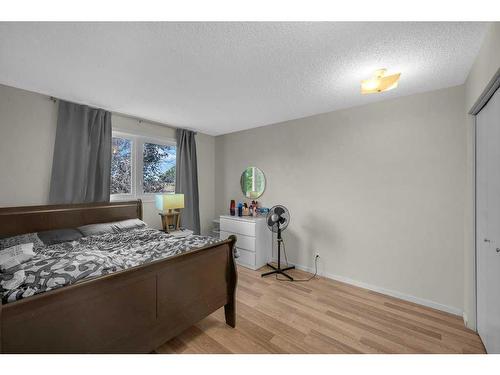 168 Castlegreen Close Ne, Calgary, AB - Indoor Photo Showing Bedroom