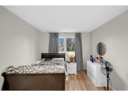 168 Castlegreen Close Ne, Calgary, AB - Indoor Photo Showing Bedroom