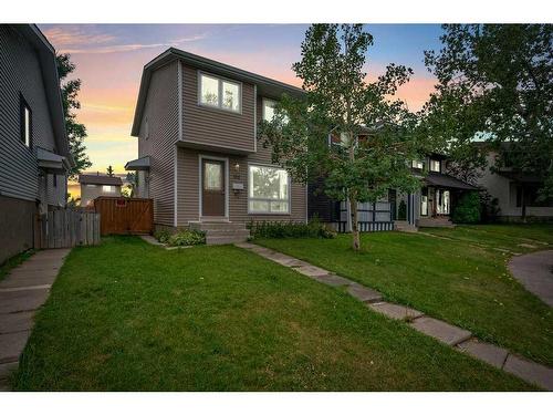 168 Castlegreen Close Ne, Calgary, AB - Outdoor