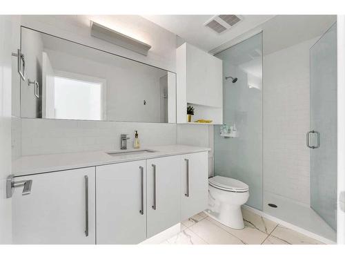 407-3125 39 Street Nw, Calgary, AB - Indoor Photo Showing Bathroom