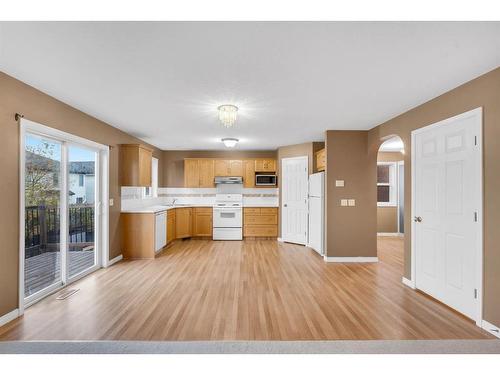 42 Panorama Hills Mews Nw, Calgary, AB - Indoor Photo Showing Kitchen