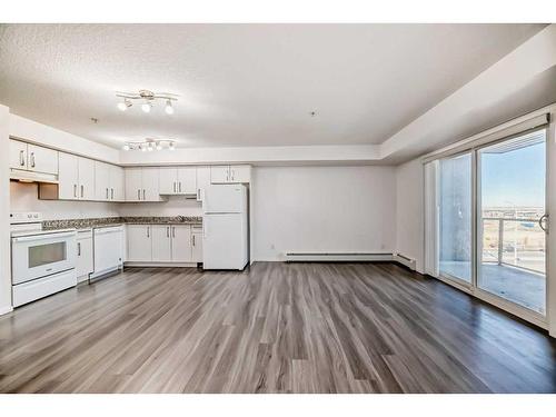 1510-4641 128 Avenue Ne, Calgary, AB - Indoor Photo Showing Kitchen