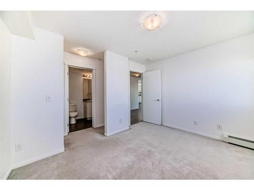 1510-4641 128 Avenue Ne, Calgary, AB - Indoor Photo Showing Other Room