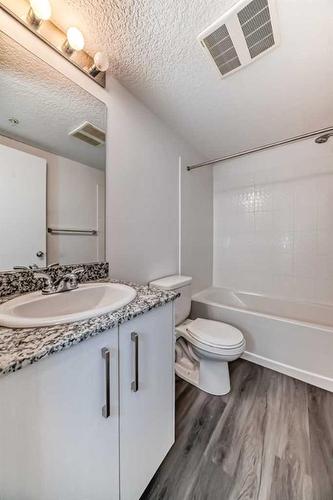 1510-4641 128 Avenue Ne, Calgary, AB - Indoor Photo Showing Bathroom