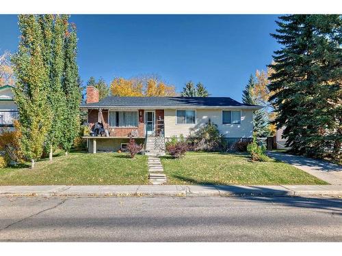 5044 Dalhart Road Nw, Calgary, AB - Outdoor With Facade