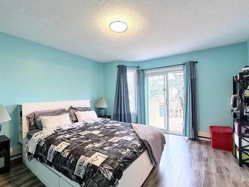 217 Sirocco Place Sw, Calgary, AB - Indoor Photo Showing Bedroom