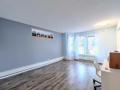 217 Sirocco Place Sw, Calgary, AB - Indoor Photo Showing Other Room