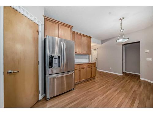 108-15 Everstone Drive Sw, Calgary, AB - Indoor Photo Showing Kitchen