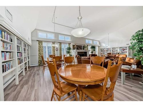 108-15 Everstone Drive Sw, Calgary, AB - Indoor Photo Showing Dining Room