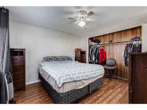 17 Spring Haven Close Se, Airdrie, AB - Indoor Photo Showing Bedroom