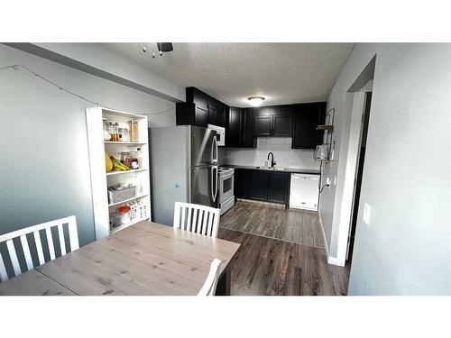 3612 27A Avenue Se, Calgary, AB - Indoor