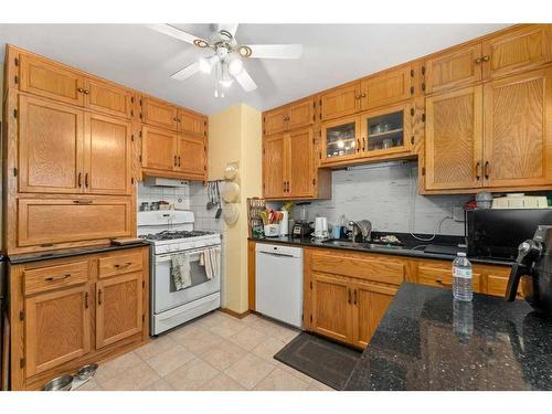 145 Waskatenau Crescent, Calgary, AB - Indoor Photo Showing Kitchen