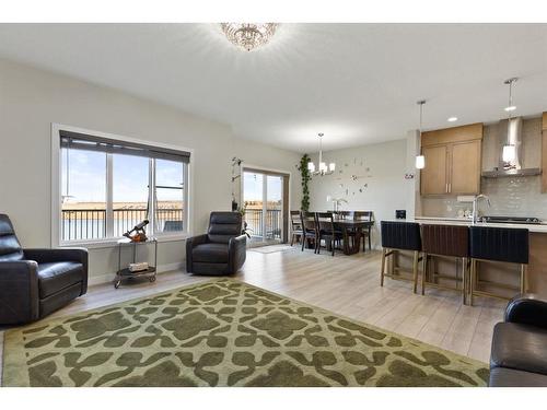 32 Cornerbrook Common Ne, Calgary, AB - Indoor Photo Showing Living Room