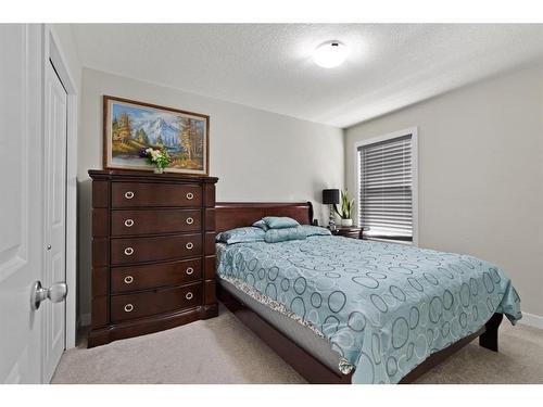 32 Cornerbrook Common Ne, Calgary, AB - Indoor Photo Showing Bedroom