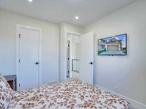 145 Coral Springs Close Ne, Calgary, AB - Indoor Photo Showing Bedroom