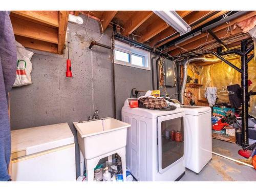 6016 Memorial Drive Ne, Calgary, AB - Indoor Photo Showing Laundry Room