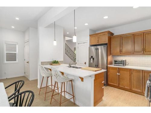 7 Reunion Grove Nw, Airdrie, AB - Indoor Photo Showing Kitchen