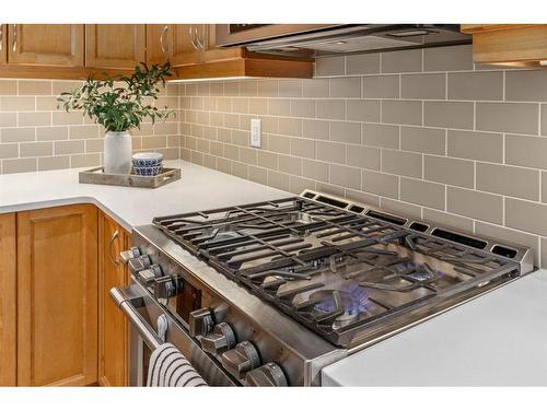 7 Reunion Grove Nw, Airdrie, AB - Indoor Photo Showing Kitchen