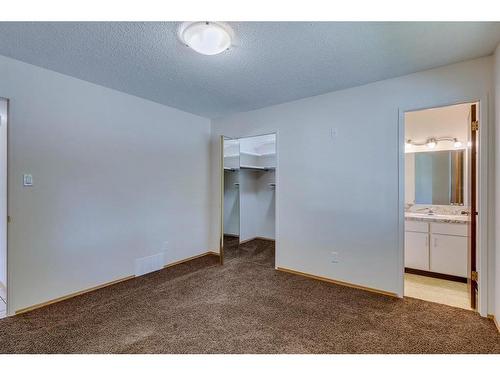 203 Lynnover Place Se, Calgary, AB - Indoor