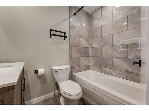 117-6440 4 Street Nw, Calgary, AB - Indoor Photo Showing Bathroom