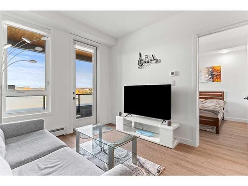 308-3932 University Avenue Nw, Calgary, AB - Indoor Photo Showing Living Room