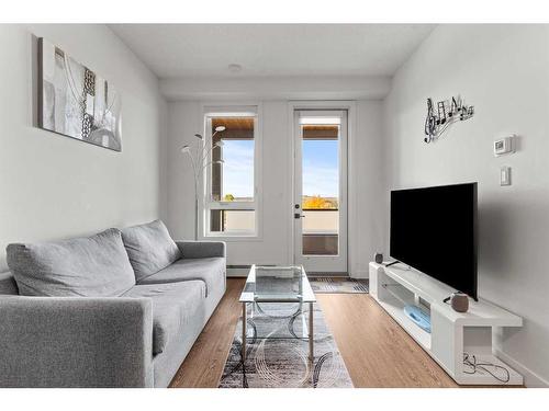 308-3932 University Avenue Nw, Calgary, AB - Indoor Photo Showing Living Room