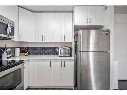 1416-181 Skyview Ranch Manor Ne, Calgary, AB - Indoor Photo Showing Kitchen With Stainless Steel Kitchen