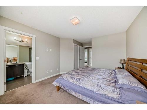 602-218 Sherwood Square Nw, Calgary, AB - Indoor Photo Showing Bedroom