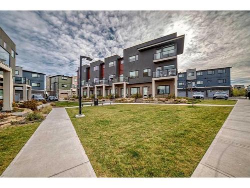 602-218 Sherwood Square Nw, Calgary, AB - Outdoor