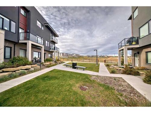 602-218 Sherwood Square Nw, Calgary, AB - Outdoor