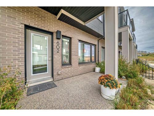 602-218 Sherwood Square Nw, Calgary, AB - Outdoor With Exterior